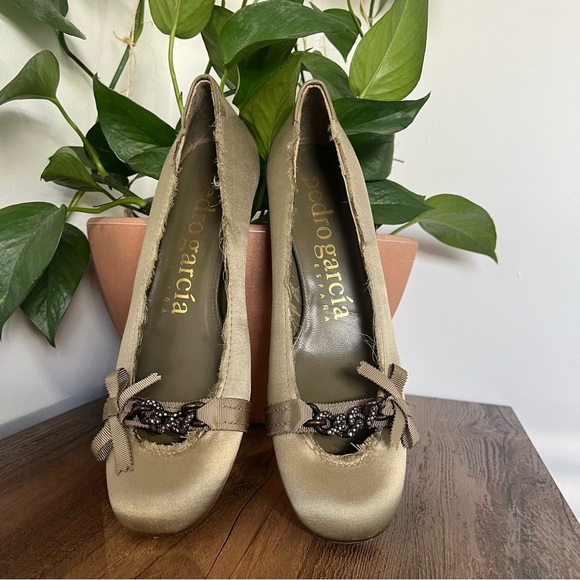 Pedro Garcia Satin & Swarovsky Crystals Heels - Picture 7 of 15